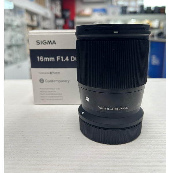 Sigma 16mm F1.4 DC DN per Canon RF Demo Sigma 16mm F1.4 DC DN per Canon RF Demo